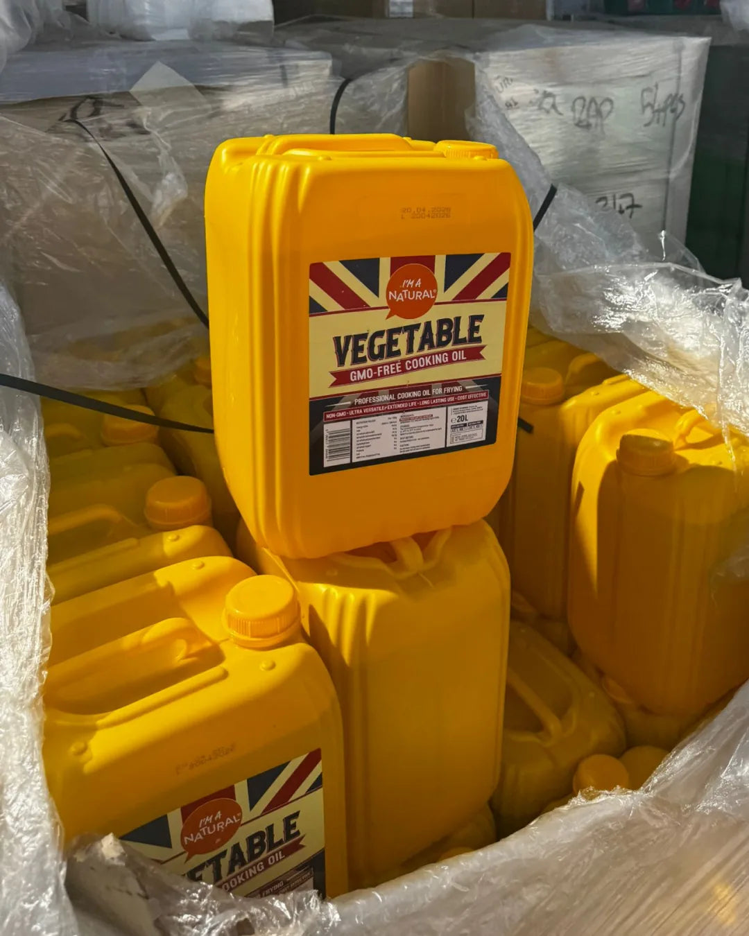 I’m a Natural vegetable GMO-free cooking oil cartons in the warehouse